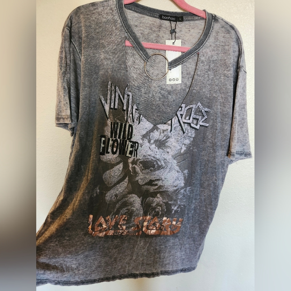 Boohoo Vintage Rose Love Story Gold Foil Graphic Tee